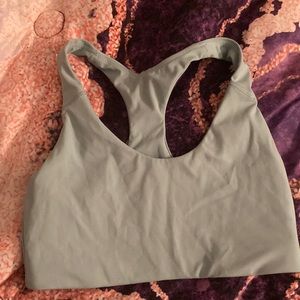 Teal size medium old navy sport bra that hasn’t been worn